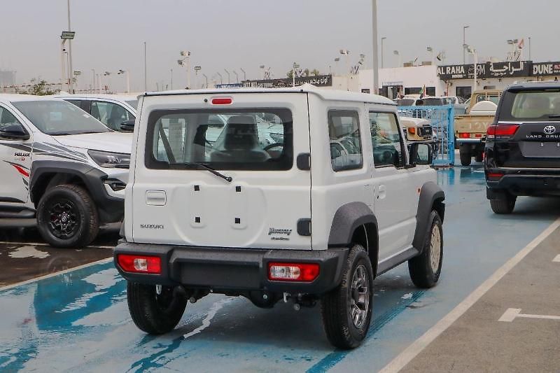 Suzuki Jimny (2025) Ve verzi Full Option - fotka 3 z 28