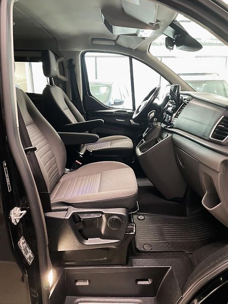 Ford Tourneo Custom Titanium L1 125kW AT, ČR - fotka 11 z 29