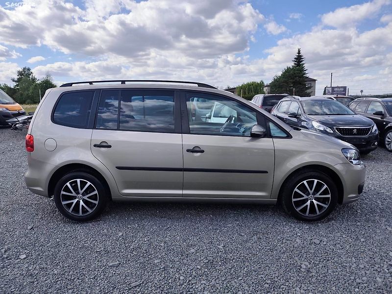 Volkswagen Touran (2014) - fotka 7 z 42