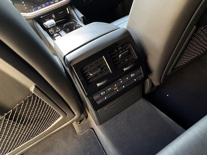 Volkswagen Touareg (2018) - fotka 14 z 17