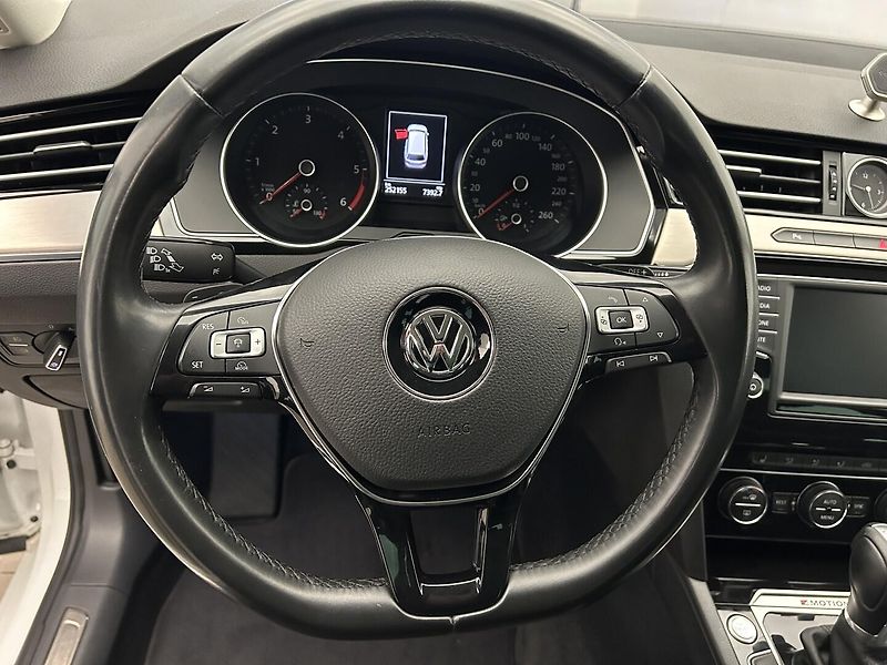 Volkswagen Passat 2.0 TDI 4Motion 4x4 HIGHLINE - fotka 8 z 21
