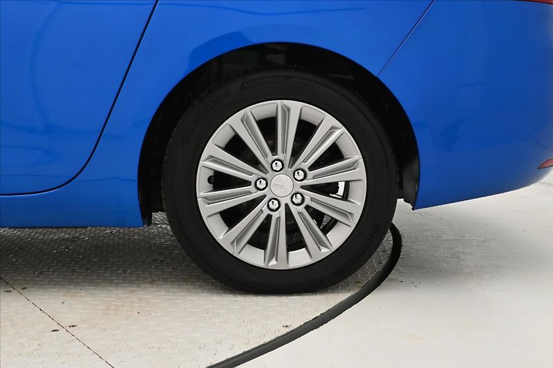 Peugeot 308 1,5 BlueHDI 96 kW Allure Záruk - fotka 31 z 31