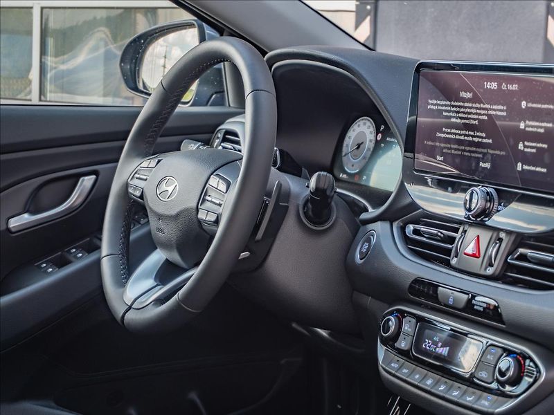 Hyundai i30 WG 1,6TGDI DCT STYLE - fotka 11 z 15