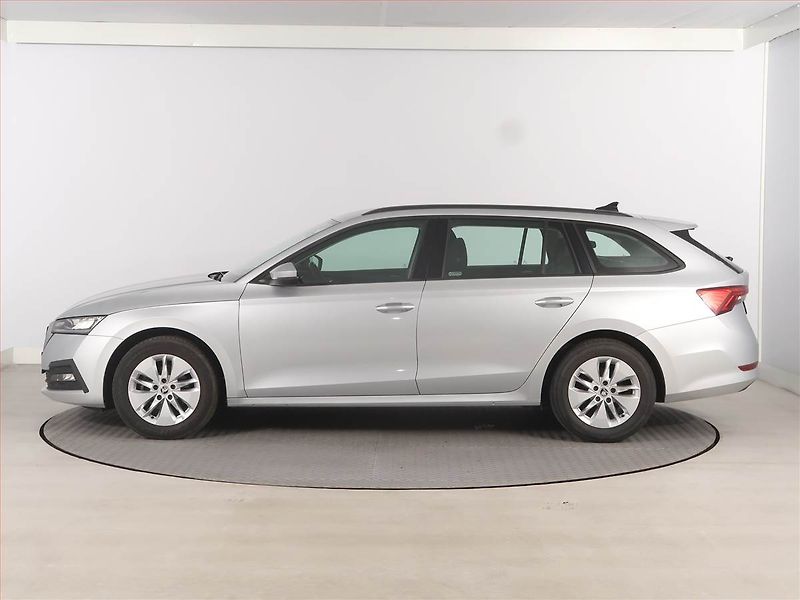 Škoda Octavia (2023) Ambition 2.0 TDI, ČR,1.maj - fotka 3 z 15