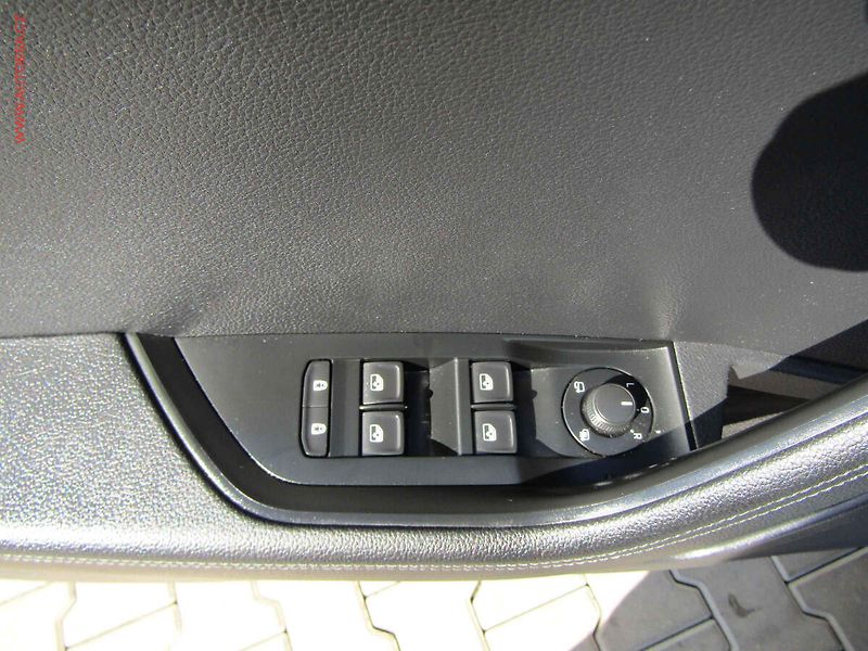Škoda Superb (2021) 2.0 TDi, ČR, DSG, navi, LED - fotka 12 z 20