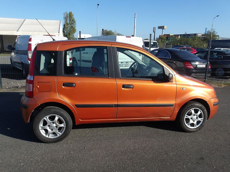 Fiat Panda 1,1i ČR NOVÁ STK ! - fotka 11 z 24