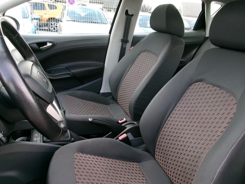 Seat Ibiza (2009) 1,4 16V KLIMA - fotka 11 z 27