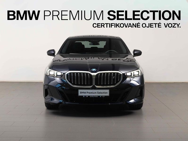 BMW i5 eDrive40 - fotka 2 z 22