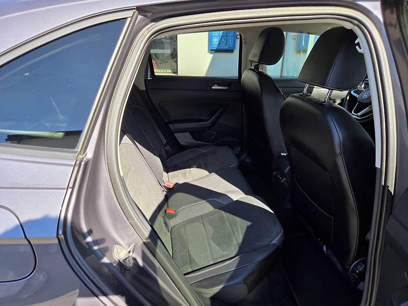 Volkswagen Taigo (2023) 1.0 TSI Style - fotka 39 z 42
