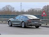 Zamaskovná testovací mula BMW řady 8 Gran Coupé.