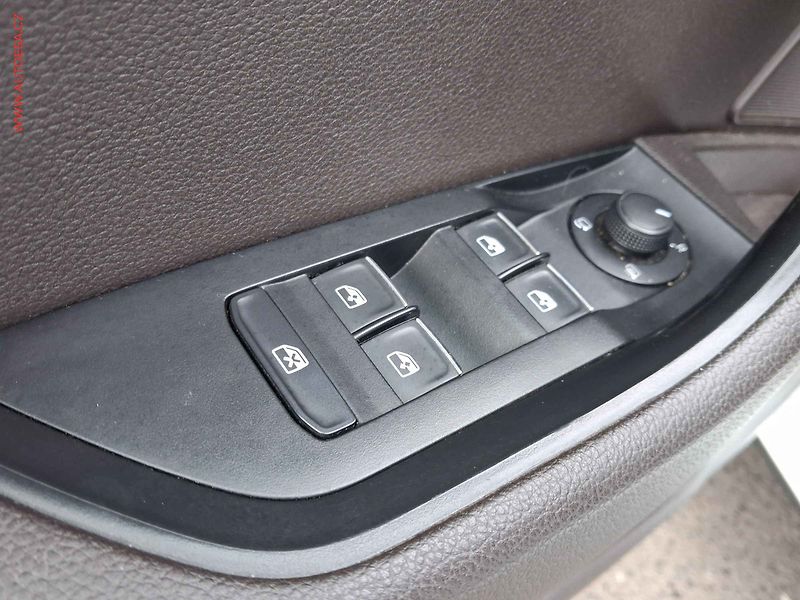 Škoda Superb (2017) 2.0TDi, DSG, bixen, kůže - fotka 13 z 21
