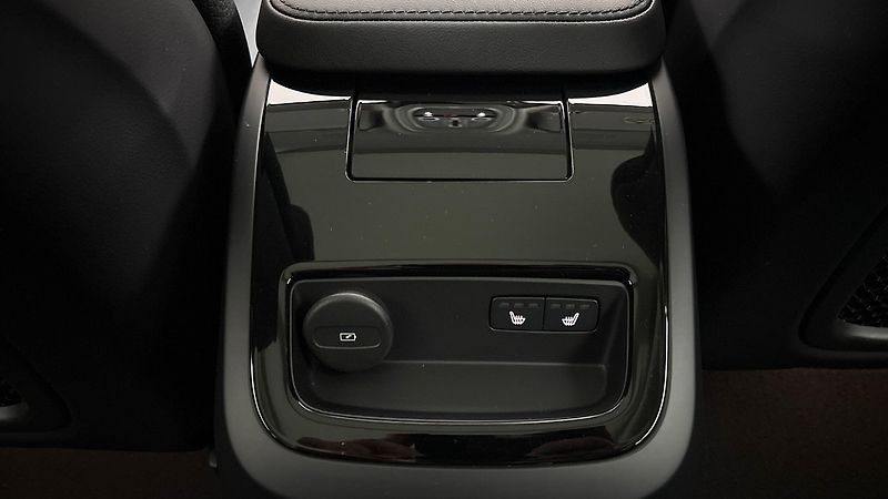 Volvo V60 2.0 T6 AUT AWD Recharge Plus B - fotka 23 z 34
