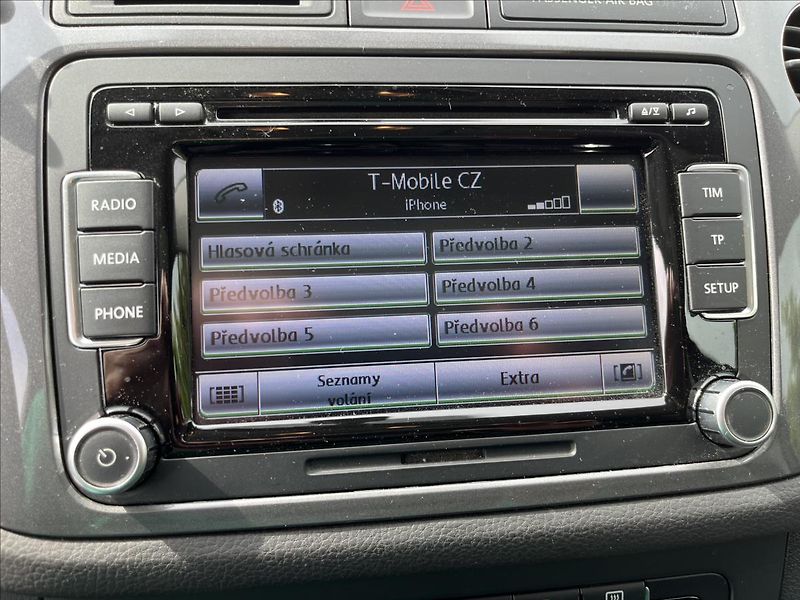 Volkswagen Tiguan 2,0 TDi ROZVODY KLIMA 2xKOLA - fotka 18 z 48