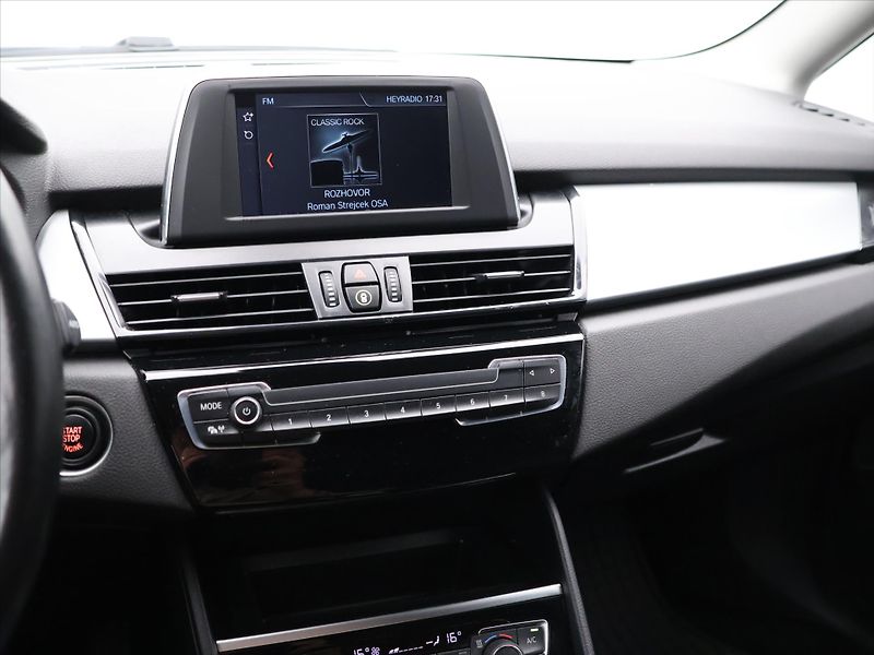 BMW Řada 2 1,5 Gran Tourer 218i Aut. DPH - fotka 19 z 32