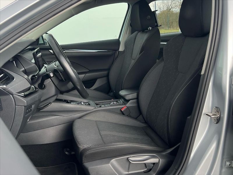 Škoda Octavia 2,0 TDi 85 kW 7DSG STYLE  IV. - fotka 11 z 27