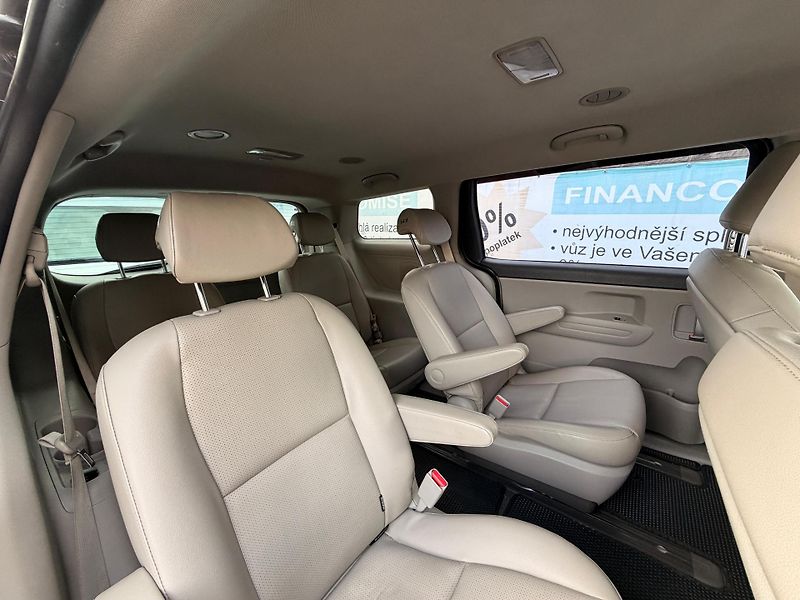 Kia Carnival 2.2-9 MÍST-AUTOMAT-PREMIUM - fotka 10 z 23