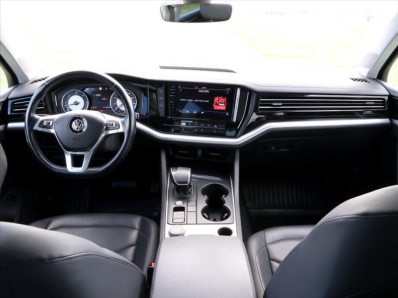 Volkswagen Touareg 3,0 TDI 170kW DSG 4M LED CZ - fotka 25 z 32