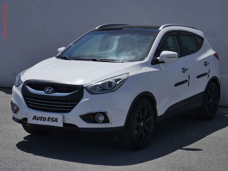 Hyundai ix35 (2014) 2.0CRDi 4x4, ČR, AT, park - fotka 3 z 16