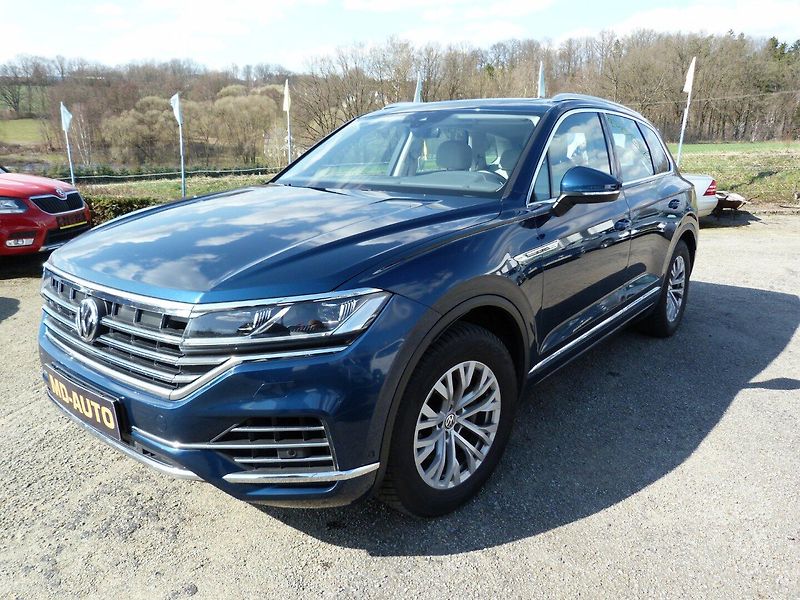 Volkswagen Touareg 3.0 TDI - fotka 1 z 42