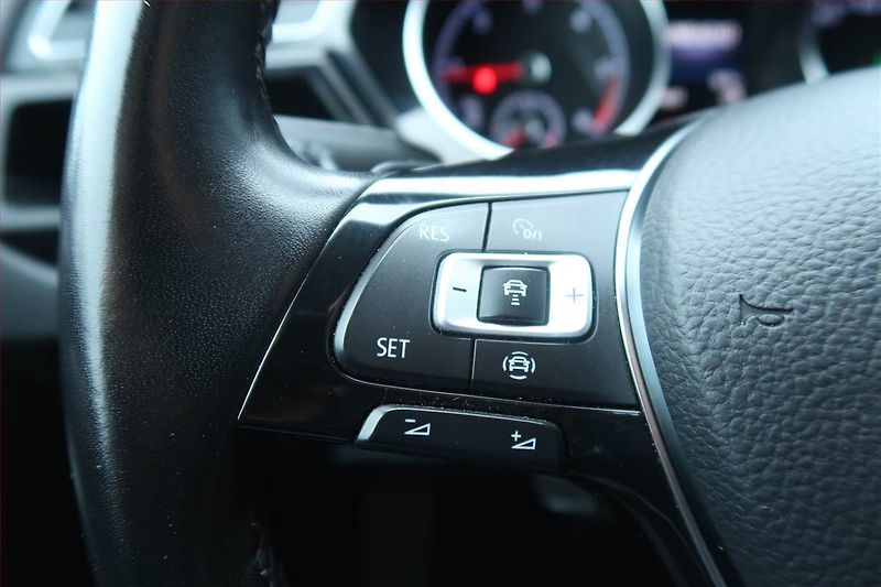 Volkswagen Touran (2019) 2.0 TDI, Automat, Navi - fotka 17 z 22