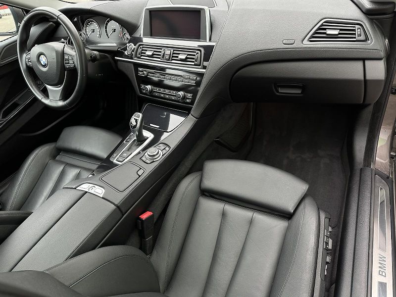 BMW Řada 6 640d Coupé 8AT 230kW Head-Up K - fotka 40 z 42