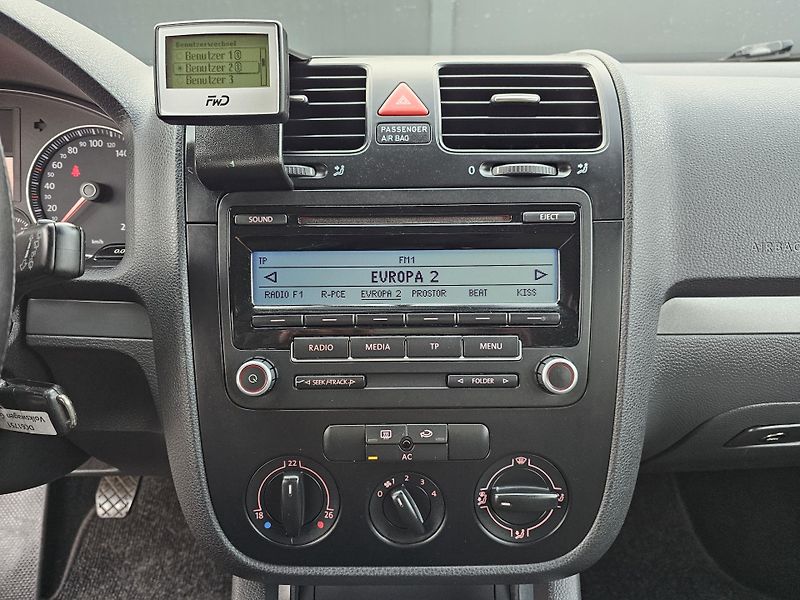 Volkswagen Golf 1.9 TDI 77kW,KLIMA,2x KOLA - fotka 19 z 38