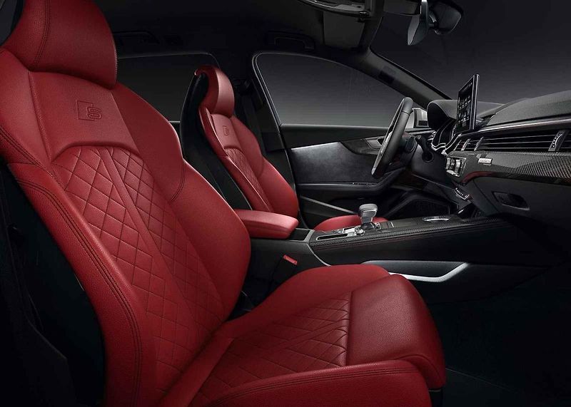 Audi ukázalo i novou verzi S4 Avant s naftovým motorem TDI