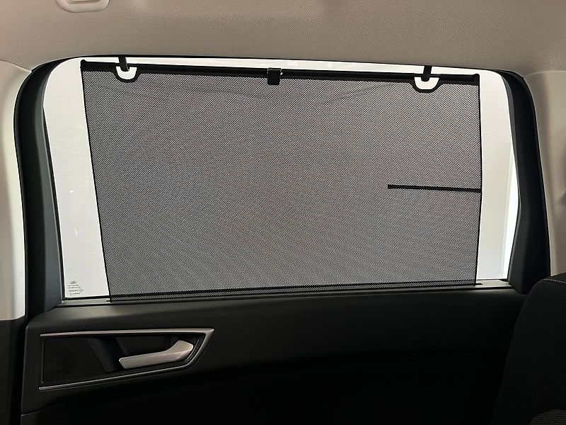 Ford S-MAX 2.5 Duratec HEV LED - fotka 29 z 64