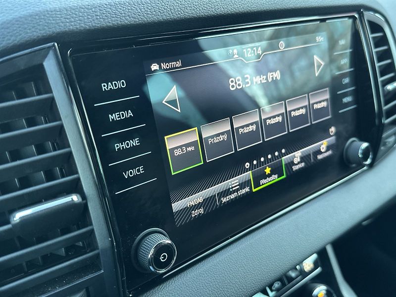Škoda Karoq (2024) 2.0 TSI 4x4 DSG Sportline - fotka 13 z 33