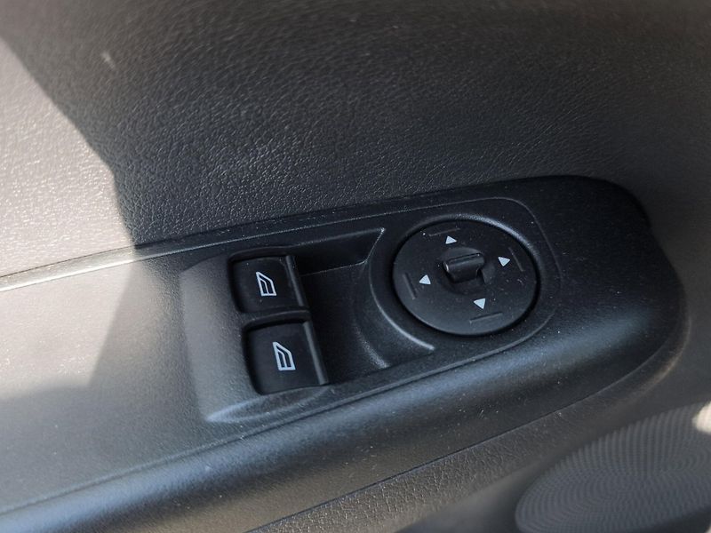 Ford Tourneo Courier (2018) 1.0 73kW, ČR, Serv. kniha, Výh - fotka 14 z 26