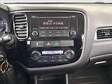 Mitsubishi Outlander (2016) 2.2 DI-D, 4X4, ČR,1.maj - náhled 12