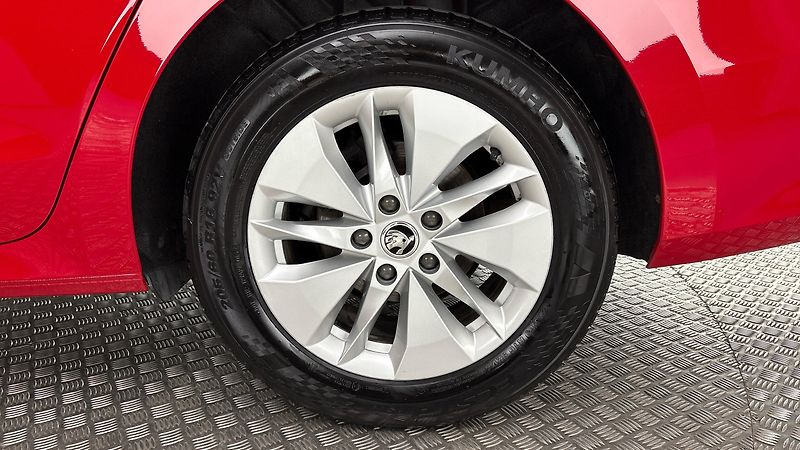Škoda Octavia 1.5 TSI Ambition - fotka 19 z 24