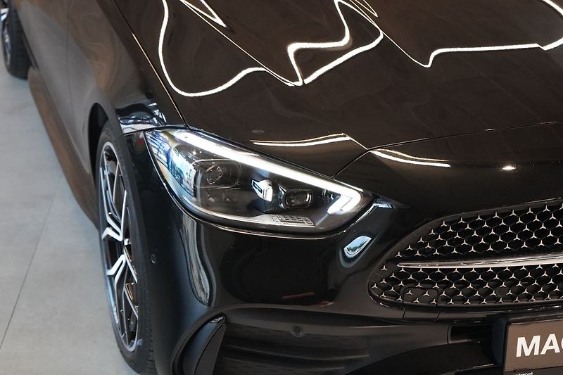 Mercedes-Benz Třídy C 300d 4MATIC AMG, Panorama, HUD - fotka 5 z 50