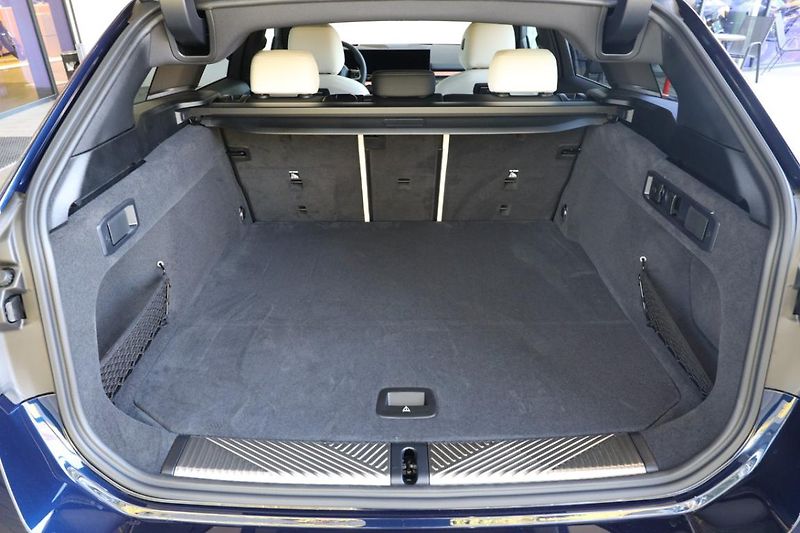 BMW Řada 5 540d xDrive Touring - fotka 8 z 18