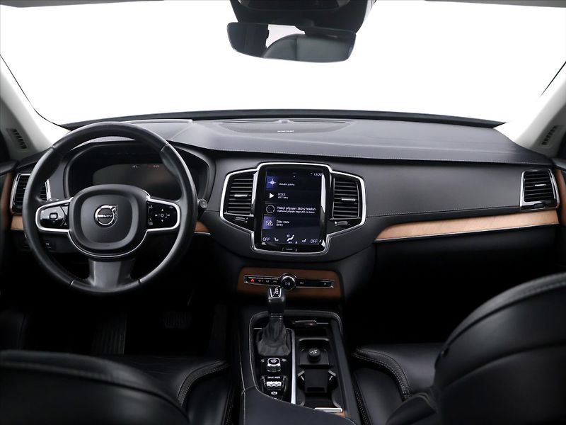 Volvo XC90 2,0 D5 173kW Inscription 4x4 D - fotka 36 z 43