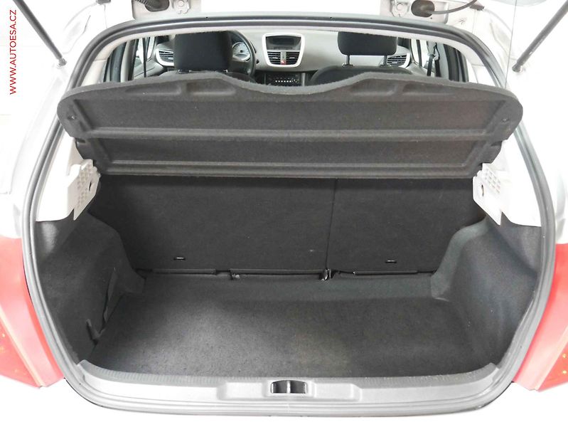 Peugeot 207 (2010) 1.4 HDi, 2.maj, AC - fotka 7 z 16