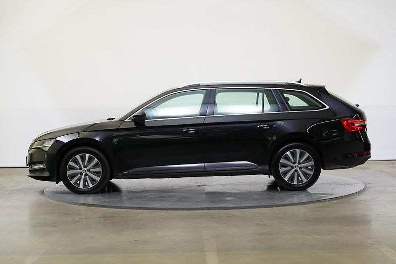 Škoda Superb - fotka 3 z 26
