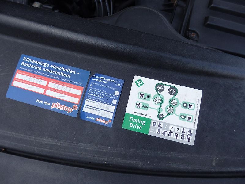Volkswagen Caddy 2,0i KLIMA ECOFUEL  - fotka 16 z 17