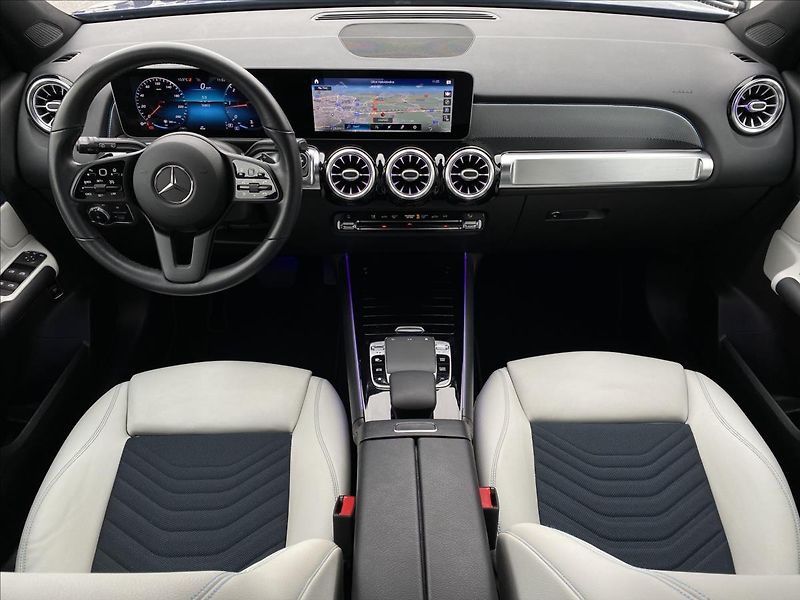 Mercedes-Benz GLB 200 d 4M Style - fotka 12 z 29