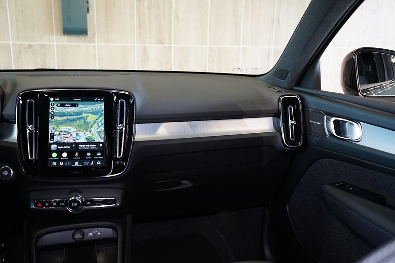 Volvo XC40 B4 PLUS Dark, 360°, LED Pixel - fotka 42 z 42