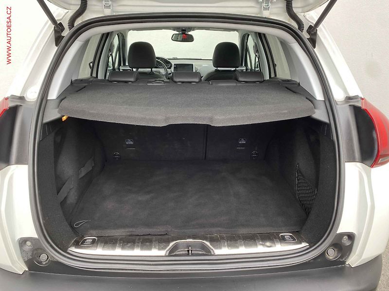 Peugeot 2008 (2018) 1.2 PT, Crossway, TZ, panor - fotka 7 z 18