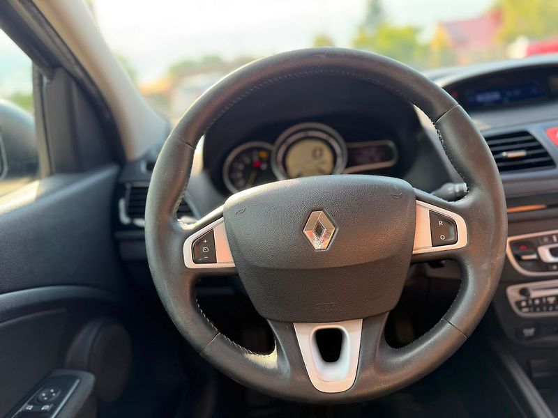 Renault Mégane Kombi Authentique 1.6 16V 100 - fotka 2 z 21