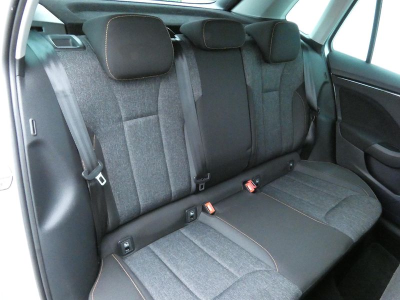 Škoda Kamiq Ambition Clever 1.5 TSI /110 k - fotka 28 z 30