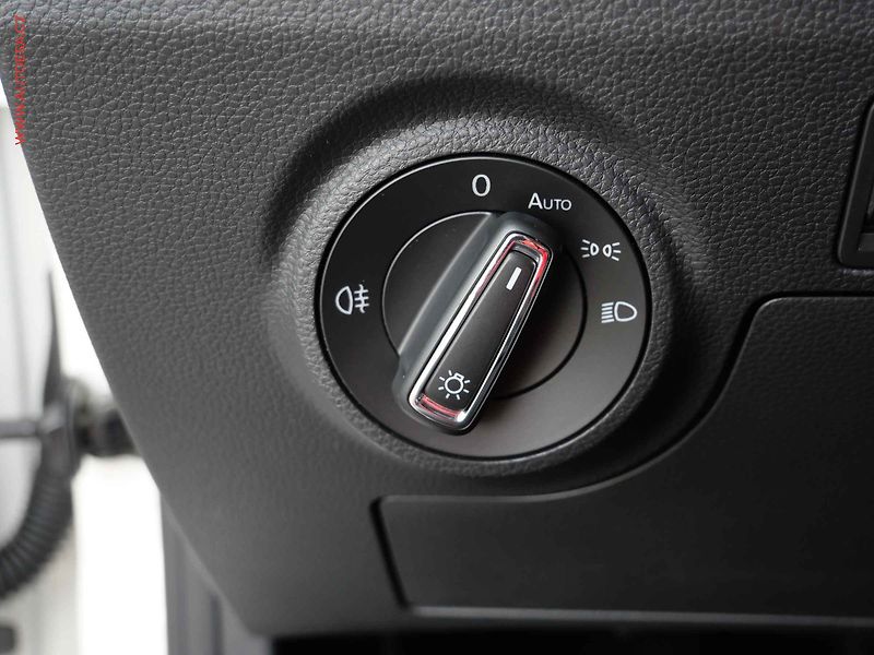 Seat Ibiza (2018) 1.0 MPi, AC, park.asist - fotka 15 z 23