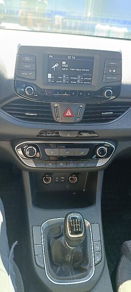 Hyundai i30 (2019) - fotka 7 z 12
