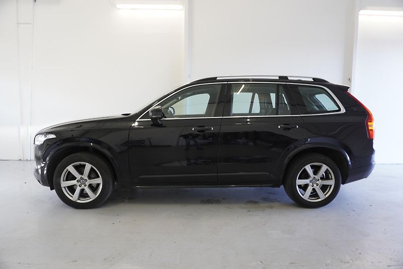 Volvo XC90 D5 MOMENTUM 4WD - fotka 8 z 33