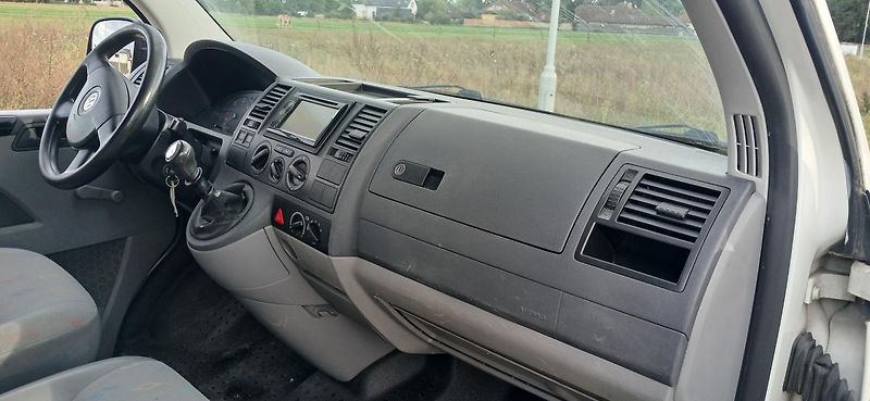 Volkswagen Transporter 1.9 TDI L2 H2 9míst LONG  - fotka 18 z 32