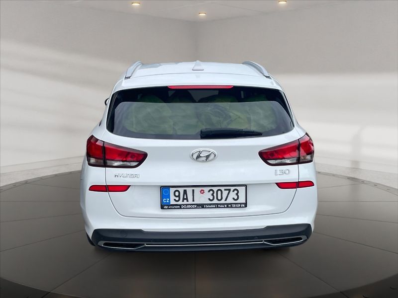 Hyundai i30 1,5 T-GDI Smart - fotka 5 z 11