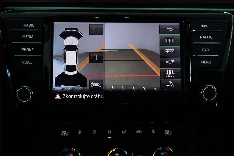 Škoda Superb (2015) Laurin&Klement 2.0 TDI - fotka 20 z 22