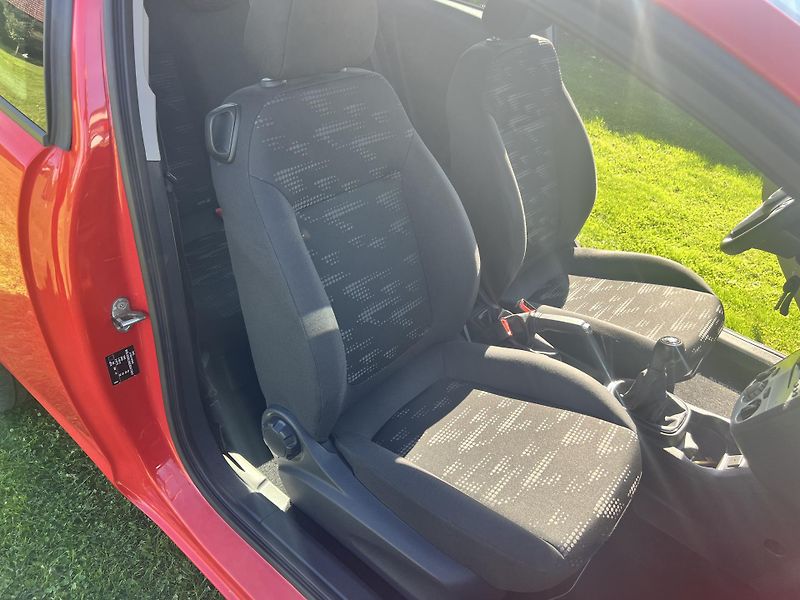 Opel Corsa 1,0 48KW,KLIMA,77TKM,1MAJITEL - fotka 18 z 34
